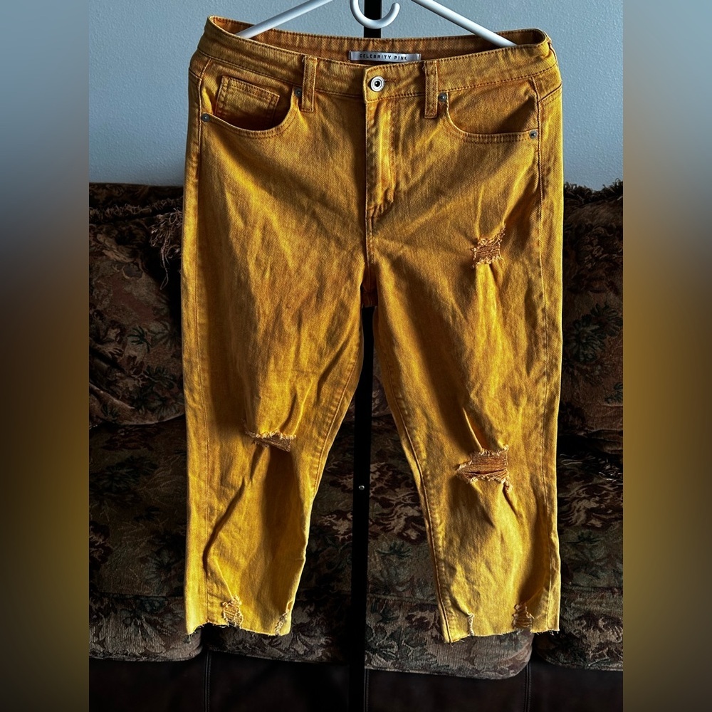 Celebrity pink size 11 mustard jeans
